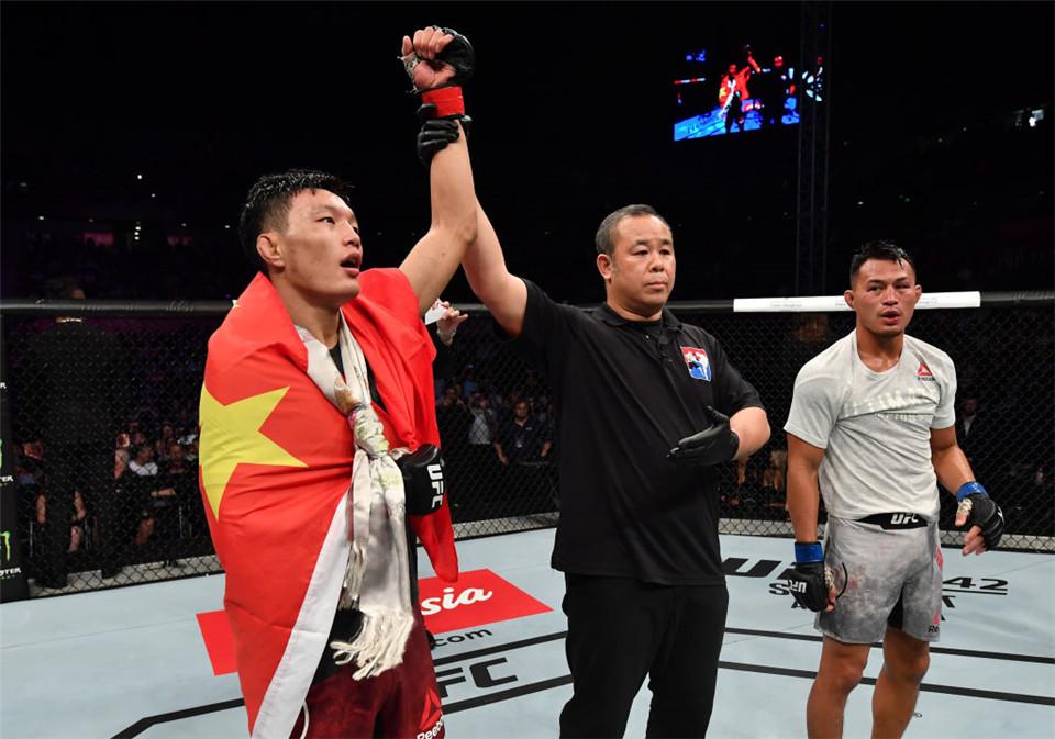 UFC近期焦点赛事与精彩瞬间回顾
