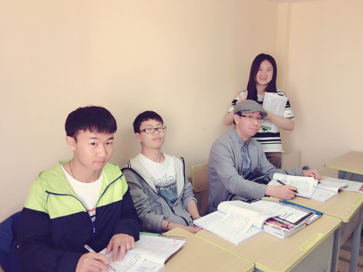 英语陪同翻译价格详解，深度分析与观点阐述