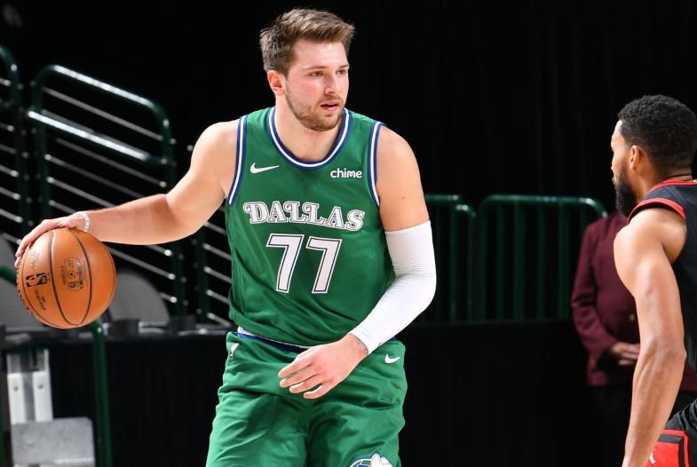 湖人NBA比赛，变化、自信与成就的力量铸就辉煌之路