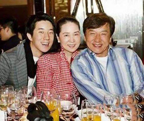 成龙与吴卓林，力量变迁与励志旋律的最新消息